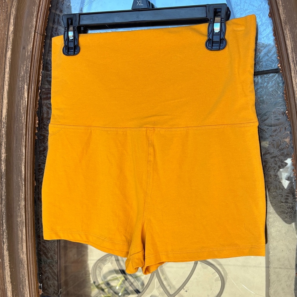 Active Basic High Rise Spandex Shorts! Small